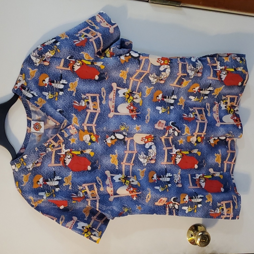 Loony Tunes Scrubs. size XL